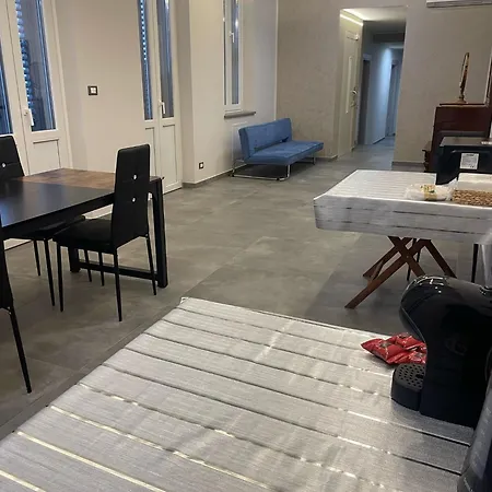 Apartment Airport Piano Superiore *